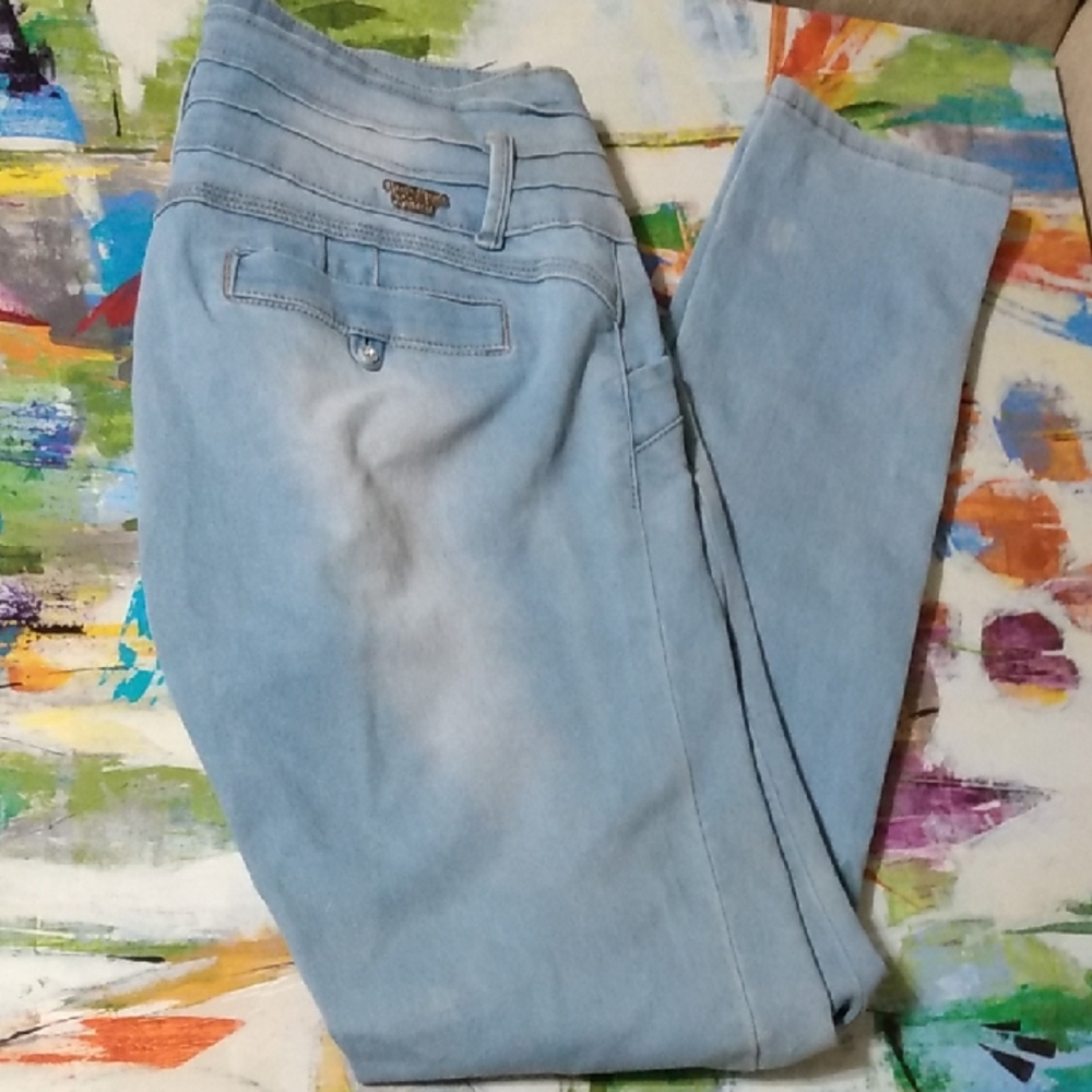 Tush Push Light Rinse Skinny Jeans 17